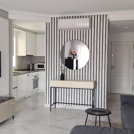 Lovely Sunny Apartment With Shared Pool And Private Parking Торевиеха Екстериор снимка