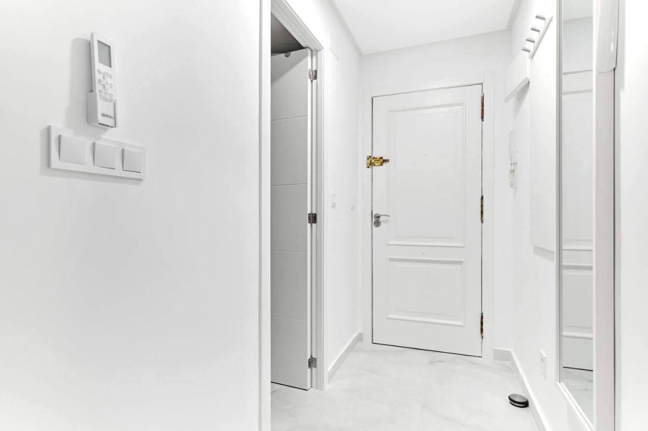 Lovely Sunny Apartment With Shared Pool And Private Parking Торевиеха Екстериор снимка