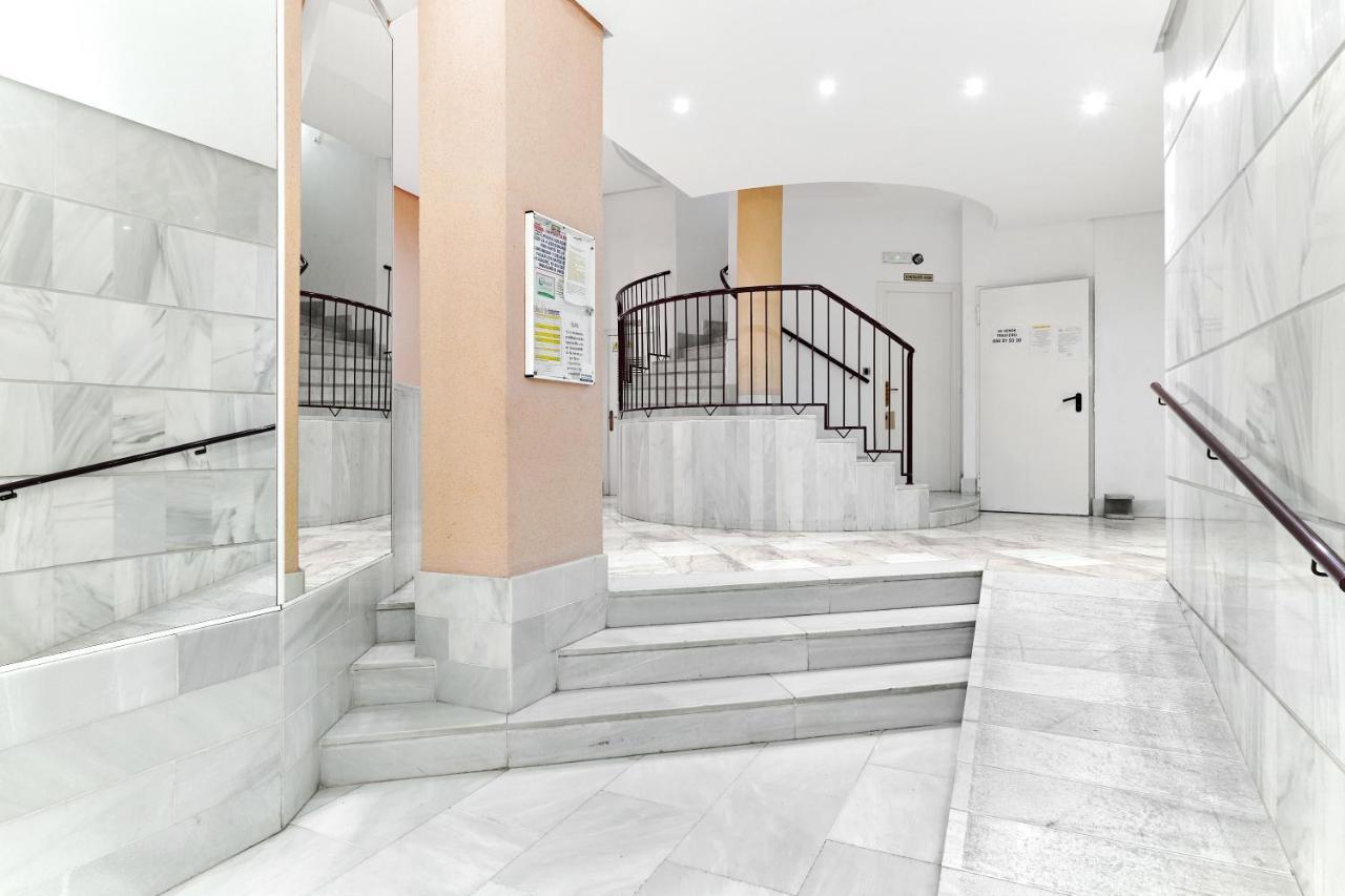 Lovely Sunny Apartment With Shared Pool And Private Parking Торевиеха Екстериор снимка