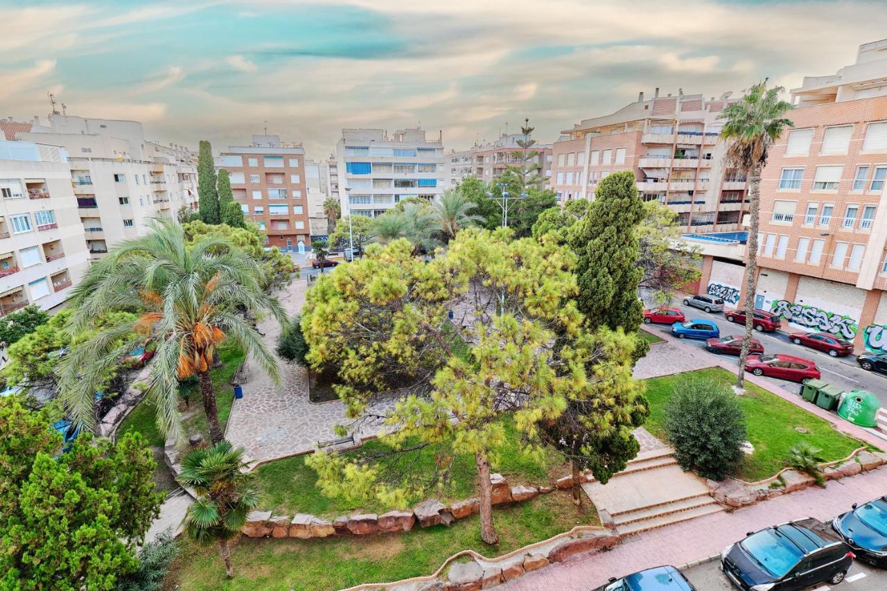 Lovely Sunny Apartment With Shared Pool And Private Parking Торевиеха Екстериор снимка
