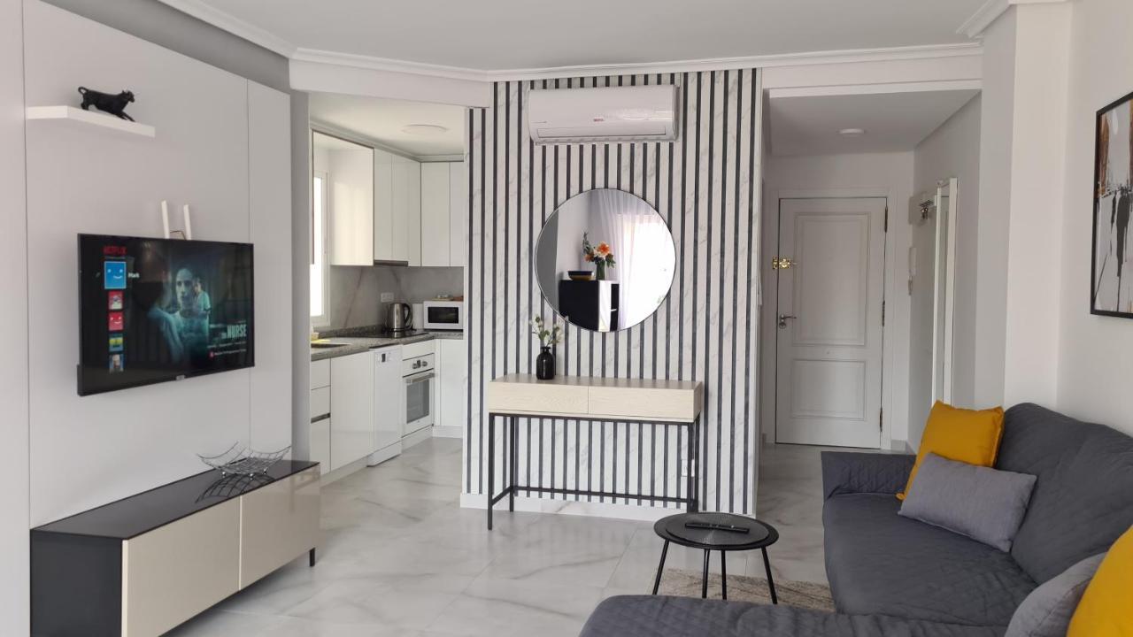 Lovely Sunny Apartment With Shared Pool And Private Parking Торевиеха Екстериор снимка